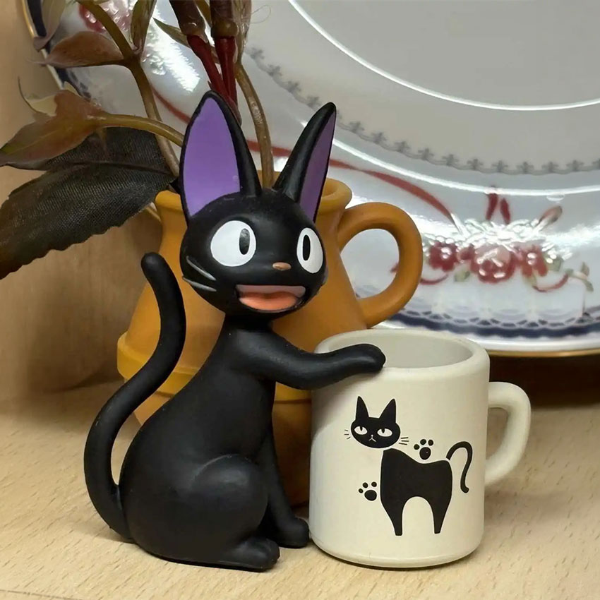 Jiji with cup small figure